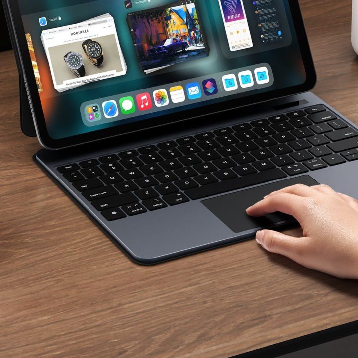 Klaviatūros dėklas iPad Pro 13″ (2024) juodas