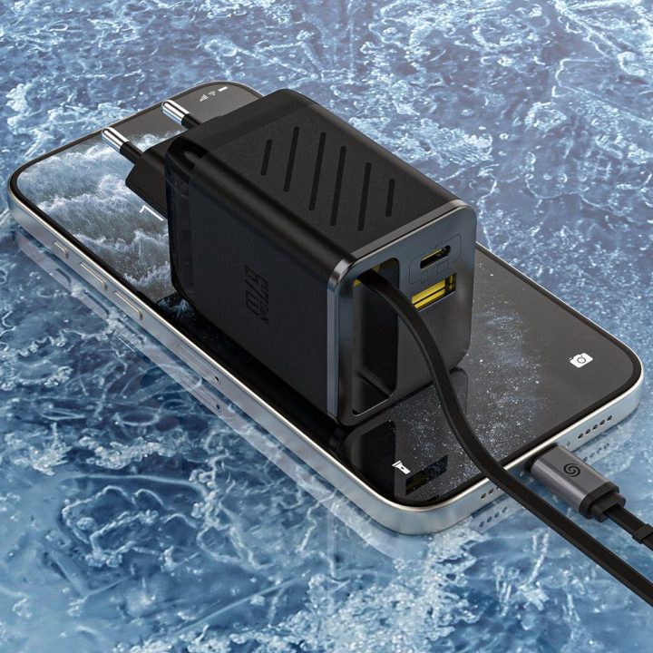 Sieninis įkroviklis 67W su USB-C laidu juodas