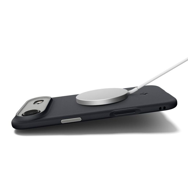 iPhone 17 dėklas su MagSafe juodas Spigen