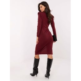 Suknelė bordo Makadamia – elegancijai ir išskirtinumui šaltuoju sezonu.