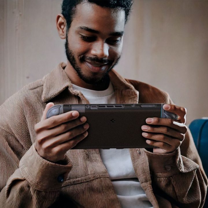 Dėklas juodas Nintendo Switch 2 Spigen Nano Pop – patogiai apsaugai ir žaidimų malonumui.
