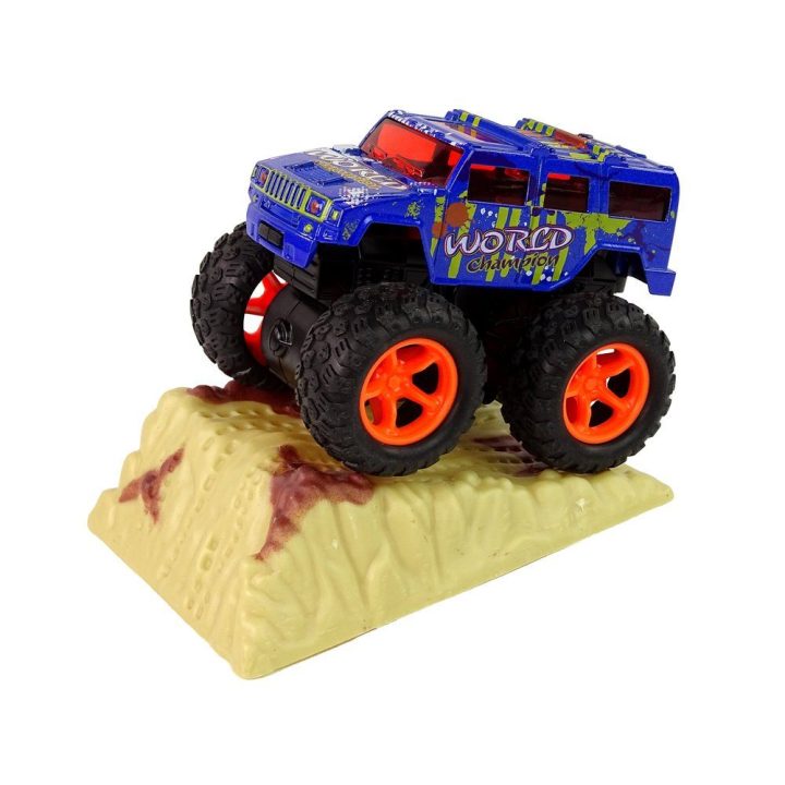 Žaislinis automobilis Monster Truck su guminiais ratais – nuotykiams ir greičiui žaidimuose.