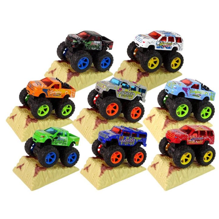 Žaislinis automobilis Monster Truck su guminiais ratais – nuotykiams ir greičiui žaidimuose.
