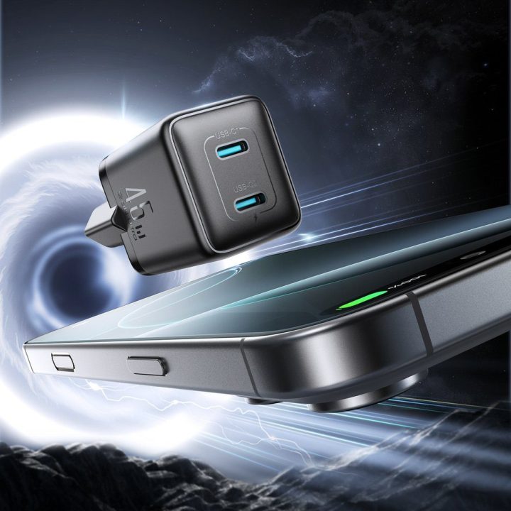 Įkroviklis 45W USB-C JR-TCG17 – greitam ir patogiam įkrovimui namuose.