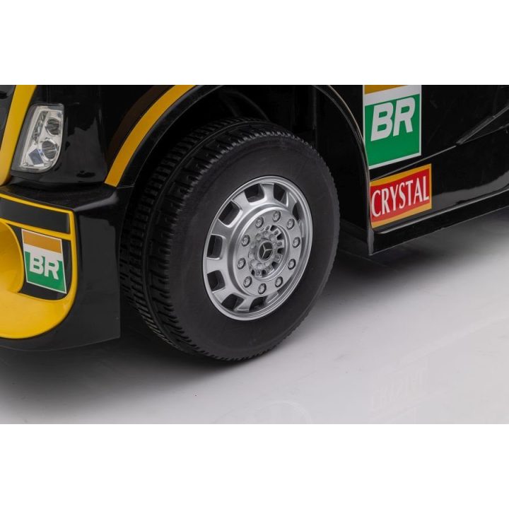 Elektromobilis su priekaba Mercedes XMX622B – pramogai ir nuotykiams lauke.