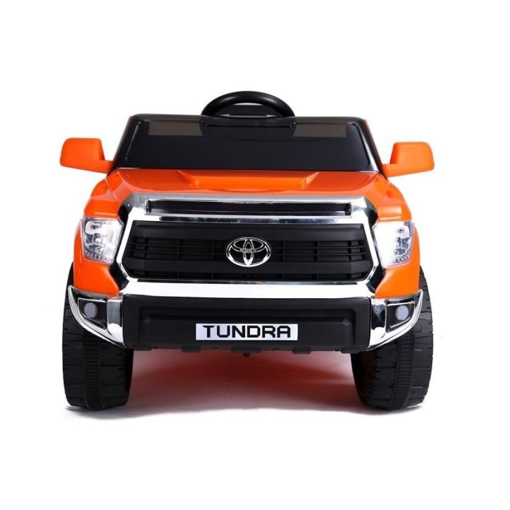 Elektrinis automobilis Toyota Tundra dažytas – pramogai ir nuotykiams lauke.