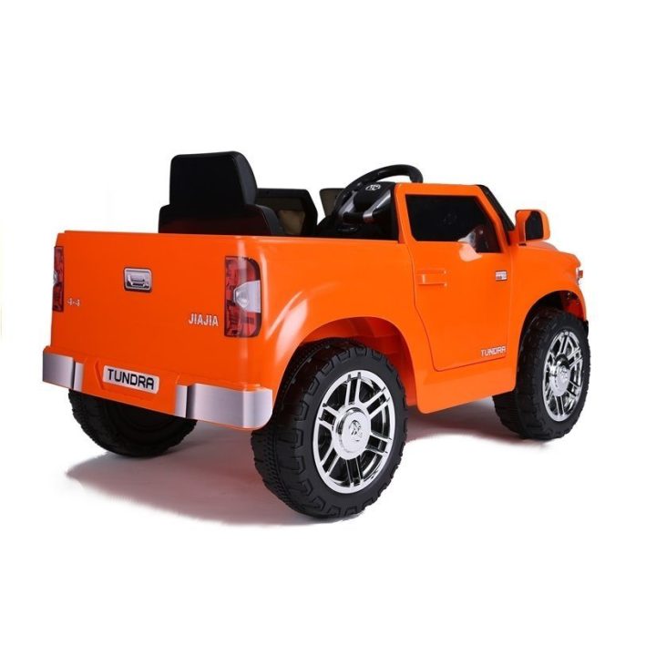 Elektrinis automobilis Toyota Tundra dažytas – pramogai ir nuotykiams lauke.