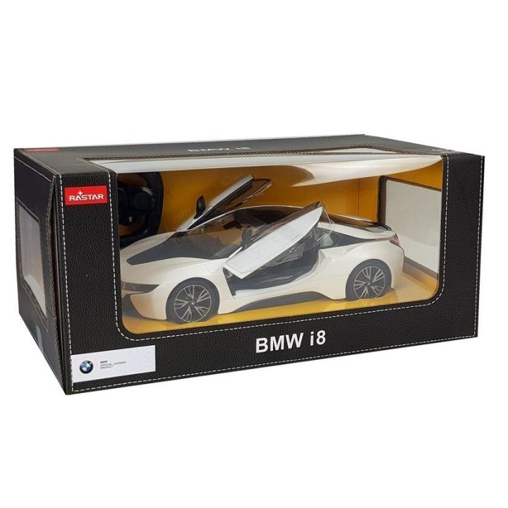 Mašina R/C BMW i8 Rastar su automatinėmis durimis – žaismingiems lenktynių nuotykiams.