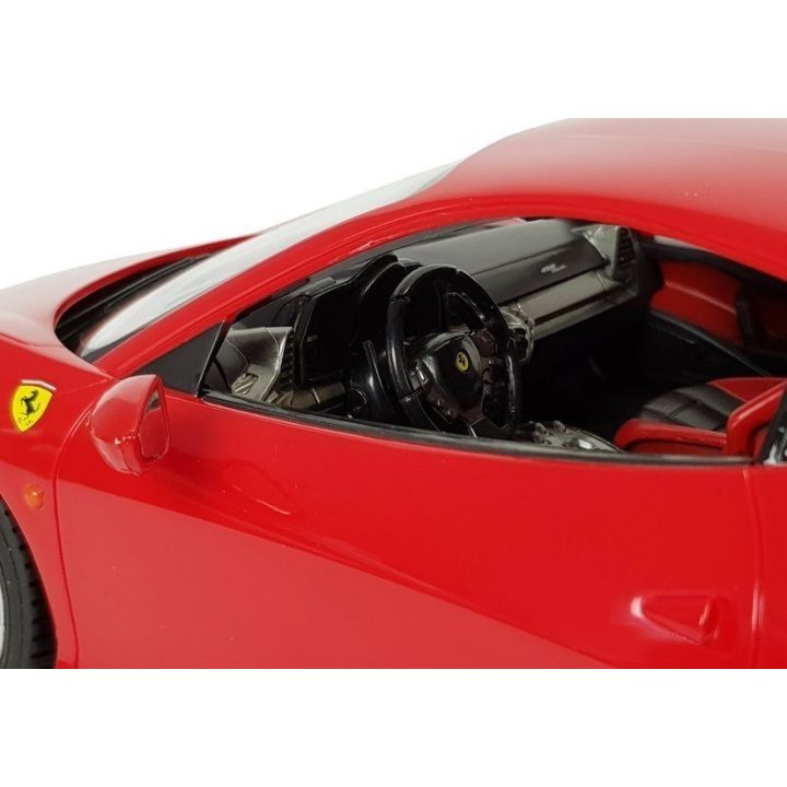 Mašina R/C Ferrari Italia Rastar – greičiui ir pramogai bet kurioje trasoje.