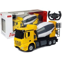 Mašina radijo bangomis Mercedes-Benz Arocs Rastar – žaidimams ir nuotykiams su galia.