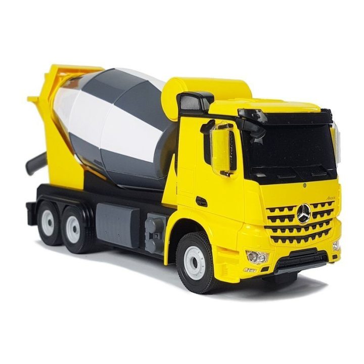 Mašina radijo bangomis Mercedes-Benz Arocs Rastar – žaidimams ir nuotykiams su galia.