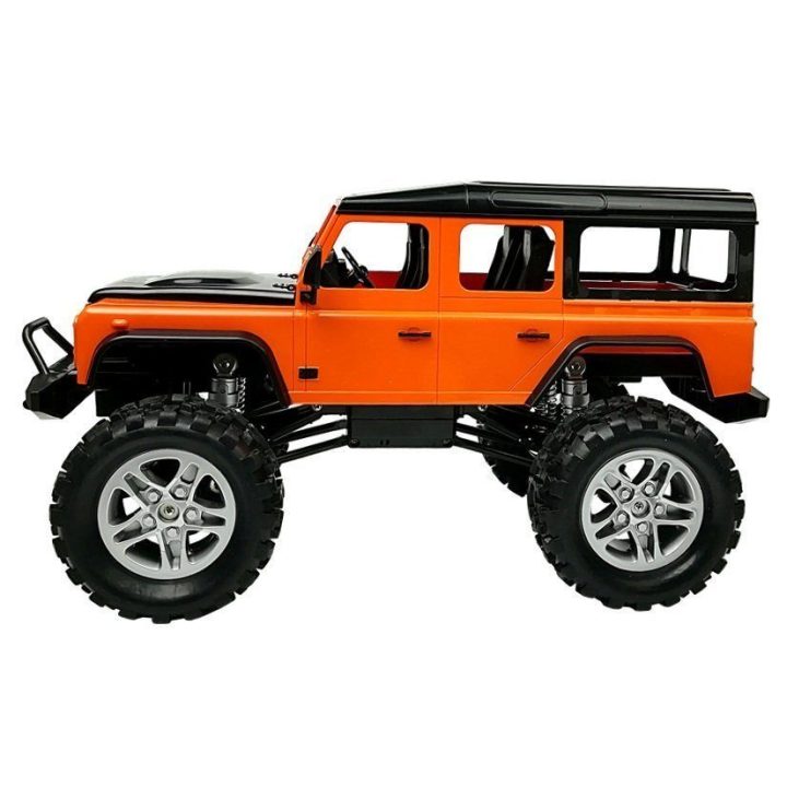 Mašinėlė valdymui pulteliu Land Rover Defender – nuotykiams ir smagiam vairavimui lauke.