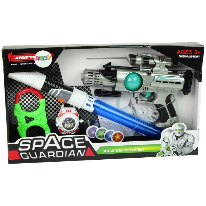 Žaislų rinkinys Space Warrior su šviesos kardais ir lazeriniu ginklu – nuotykiams ir vaizduotei lavinti.