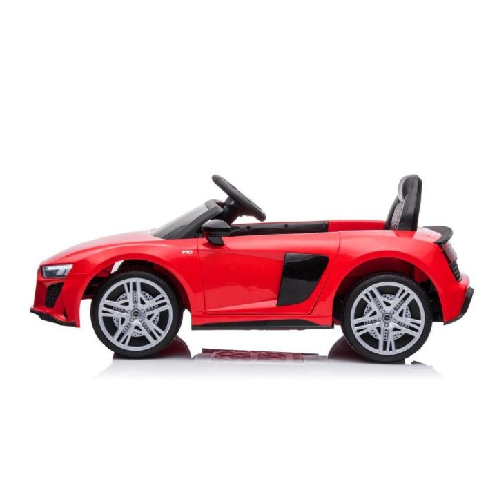 Elektromobilis Audi R8 Lift – mažųjų vairuotojų džiaugsmui ir nuotykiams lauke.