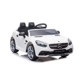 Elektrinis automobilis Mercedes SLC 300 – pramogai ir lavinančiam žaidimui lauke.