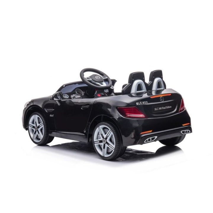 Elektromobilis Mercedes SLC 300 – mažiesiems vairuotojams smagiam pasivažinėjimui.