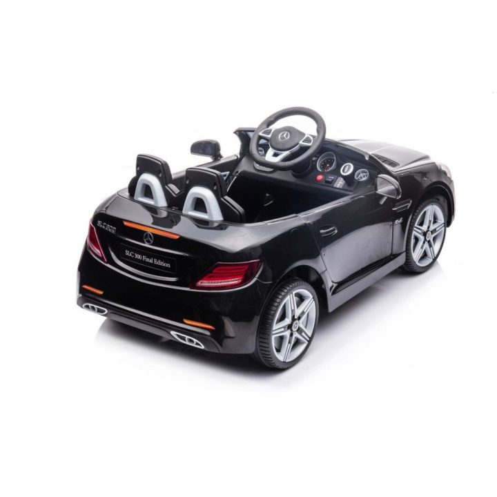 Elektromobilis Mercedes SLC 300 – mažiesiems vairuotojams smagiam pasivažinėjimui.