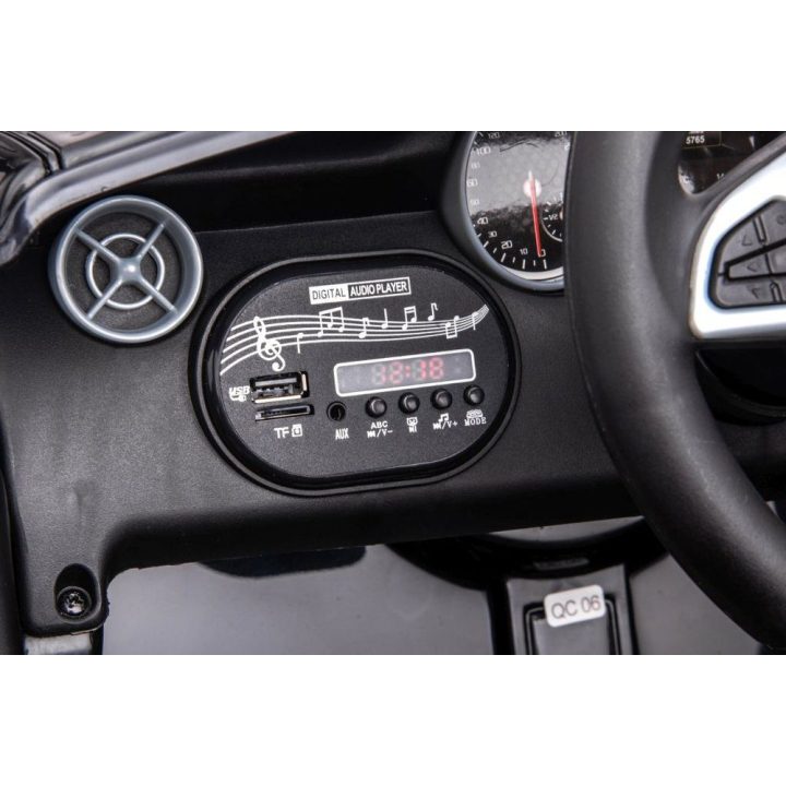 Elektromobilis Mercedes SLC 300 – mažiesiems vairuotojams smagiam pasivažinėjimui.