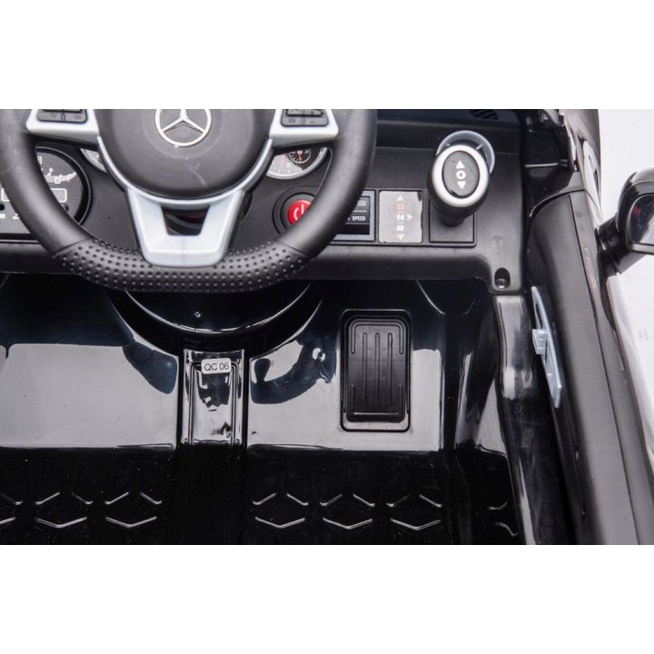 Elektromobilis Mercedes SLC 300 – džiaugsmui ir pirmiesiems vairavimo nuotykiams.