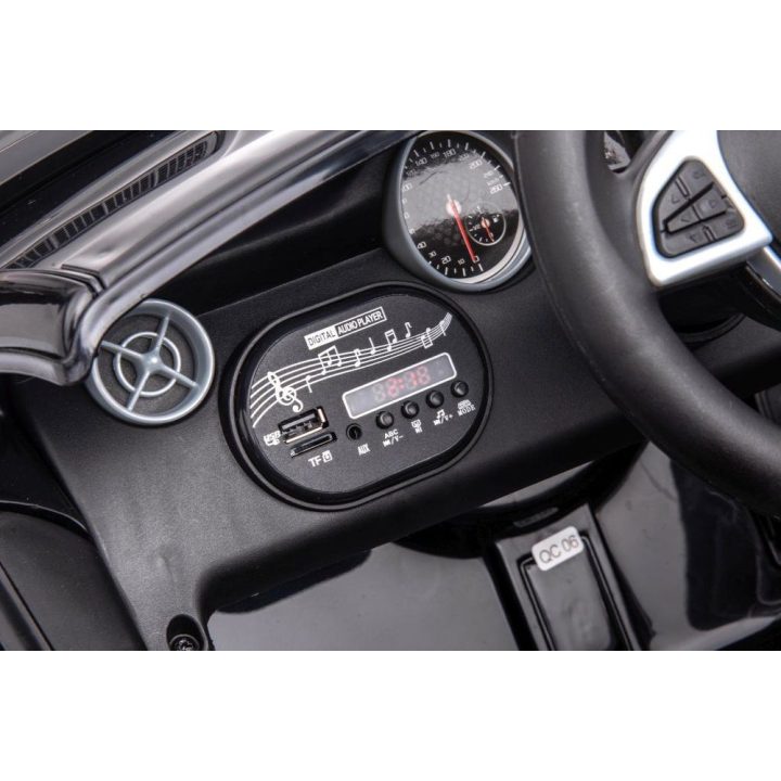 Elektromobilis Mercedes SLC 300 – smagiam ir saugiam vaikų vairavimo nuotykiui.