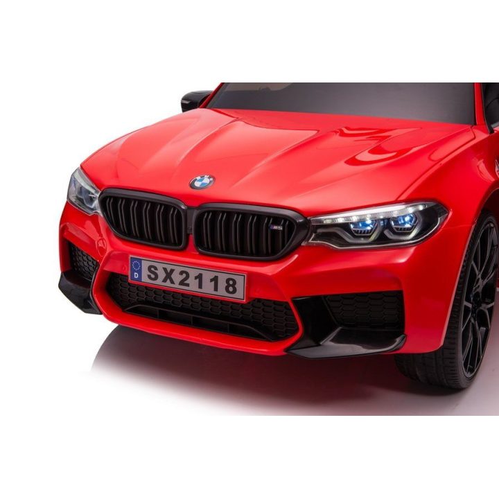 Elektromobilis su platforma BMW M5 – pramogai ir patogiam valdymui tėvams.