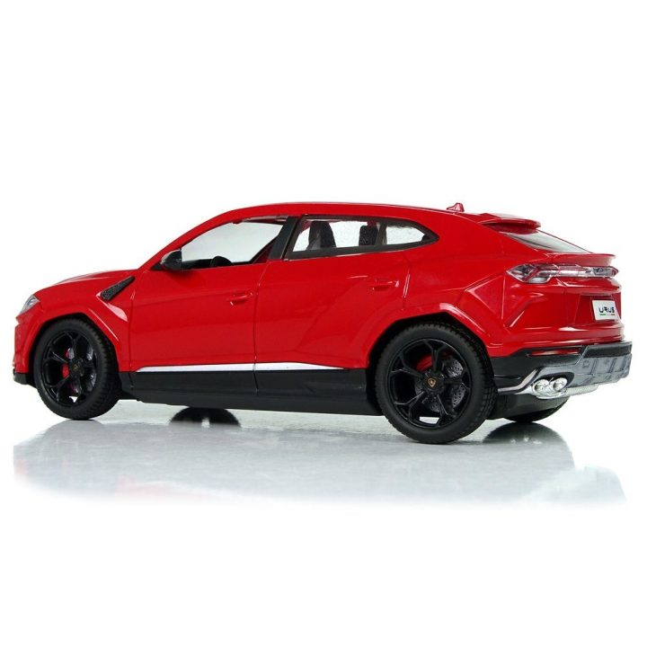 Mašinėlė radijo bangomis Lamborghini Urus – greičiui ir linksmybėms žaidimų metu.