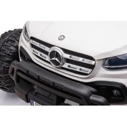 Elektromobilis visureigis Mercedes DK-MT950 – nuotykiams ir laisvei važiuojant.