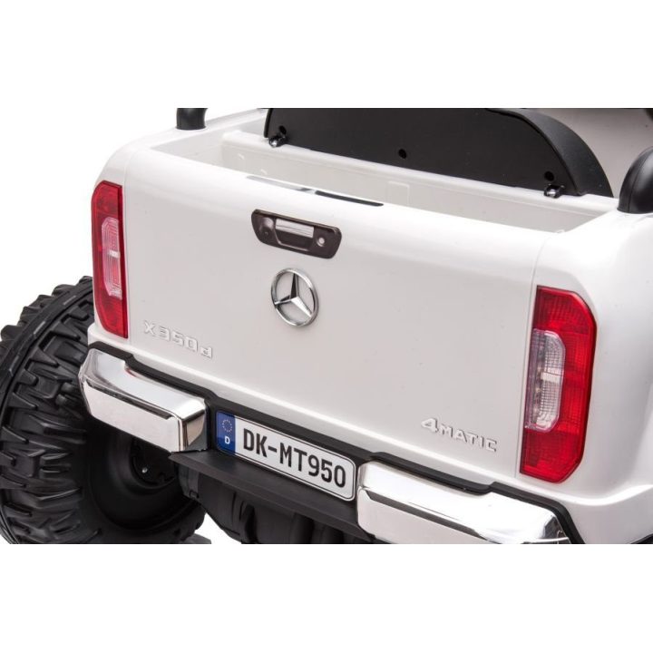 Elektromobilis visureigis Mercedes DK-MT950 – nuotykiams ir laisvei važiuojant.