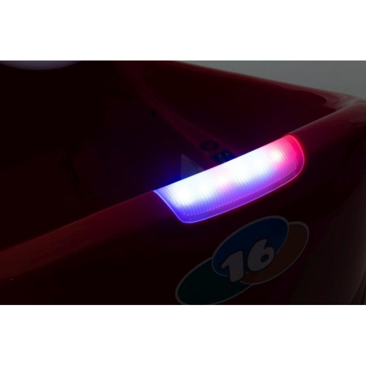 Elektromobilis XMX621 vaikams – džiaugsmui ir pirmiesiems nuotykiams lauke.
