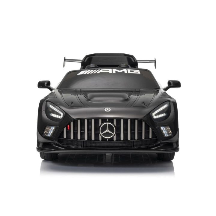 Elektromobilis Mercedes AMG GT3 su akumuliatoriumi – mažųjų lenktynių džiaugsmui ir nuotykiams.