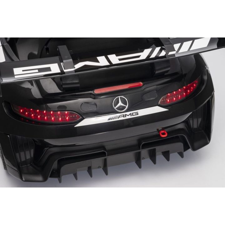 Elektromobilis Mercedes AMG GT3 su akumuliatoriumi – mažųjų lenktynių džiaugsmui ir nuotykiams.