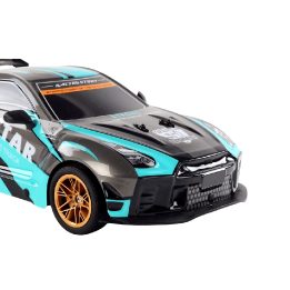 Automobilis radijo bangomis 1:10 sportinis – greičiui ir pramogai lauke.