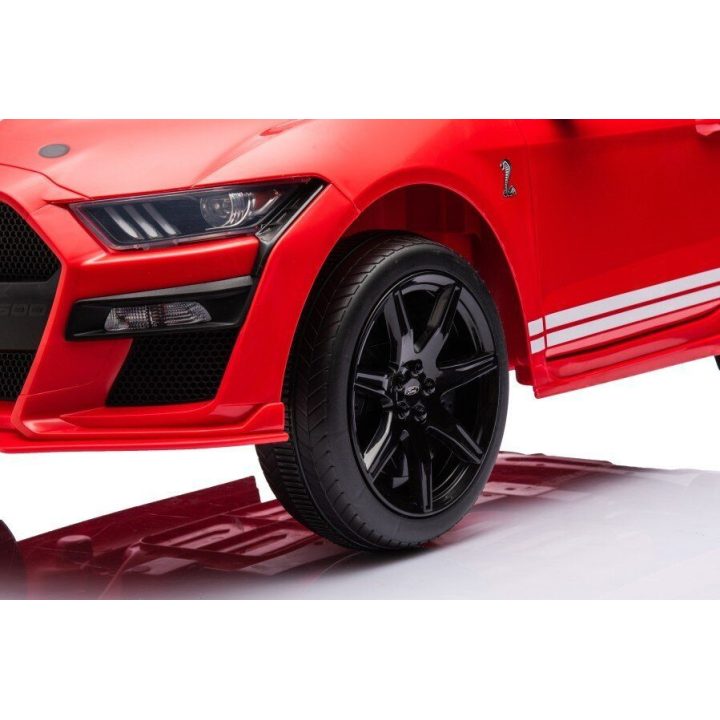 Automobilis elektrinis Ford Mustang GT500 Shelby – dinamiškam vairavimui ir išskirtinumui kelyje.