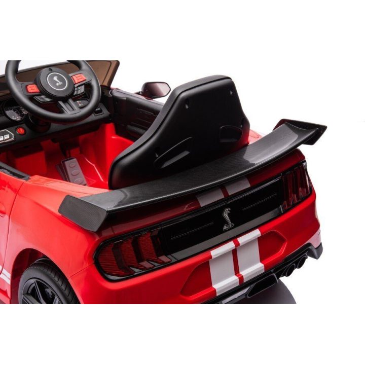 Automobilis elektrinis Ford Mustang GT500 Shelby – dinamiškam vairavimui ir išskirtinumui kelyje.