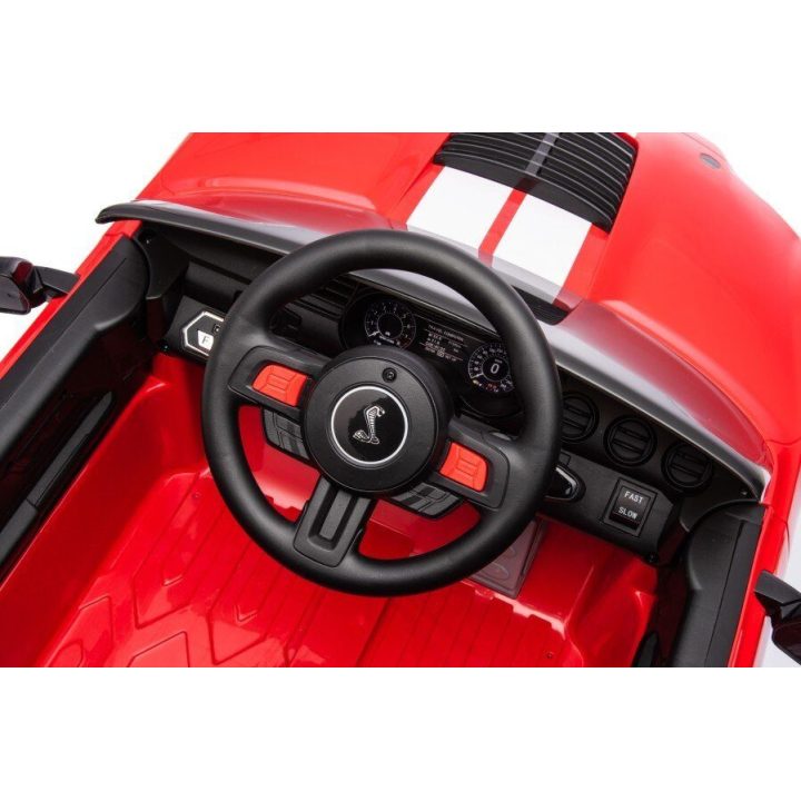 Automobilis elektrinis Ford Mustang GT500 Shelby – dinamiškam vairavimui ir išskirtinumui kelyje.