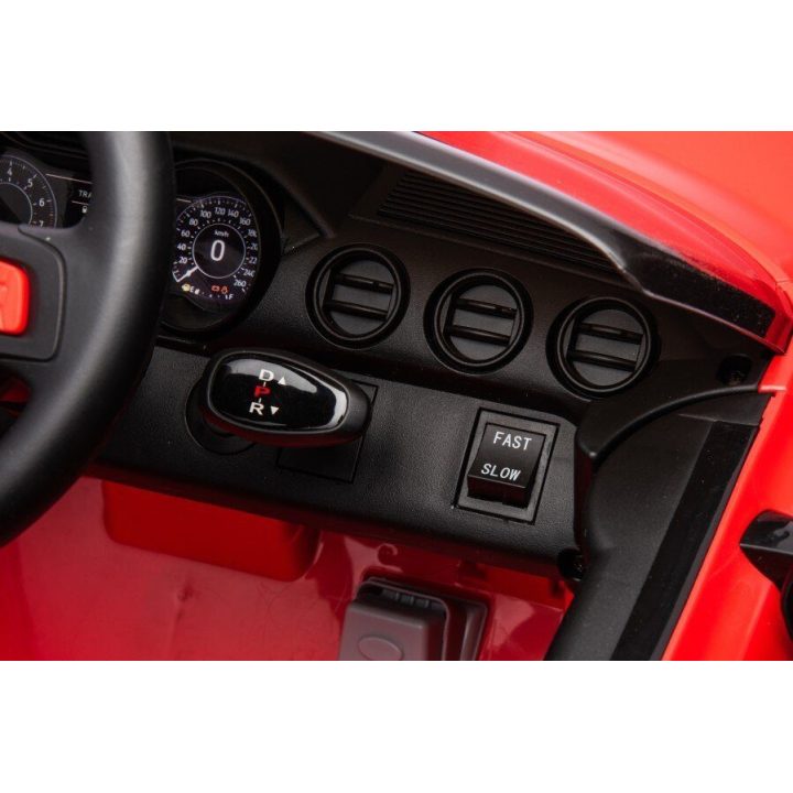Automobilis elektrinis Ford Mustang GT500 Shelby – dinamiškam vairavimui ir išskirtinumui kelyje.