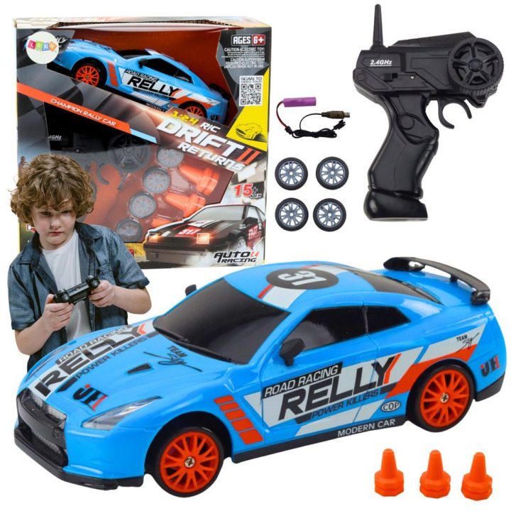 Mašinėlė valdomu pultu sportinė su keičiamais ratais – greičiui ir linksmybėms žaidimuose.