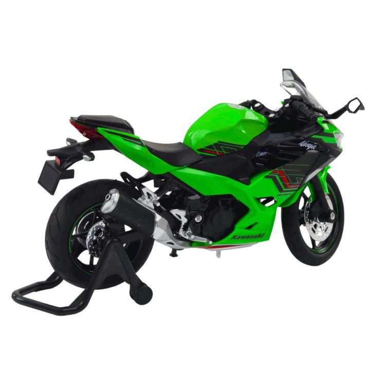 Motociklas metalinis su šviesomis ir garsais – žaismingiems nuotykiams ir greičiui.