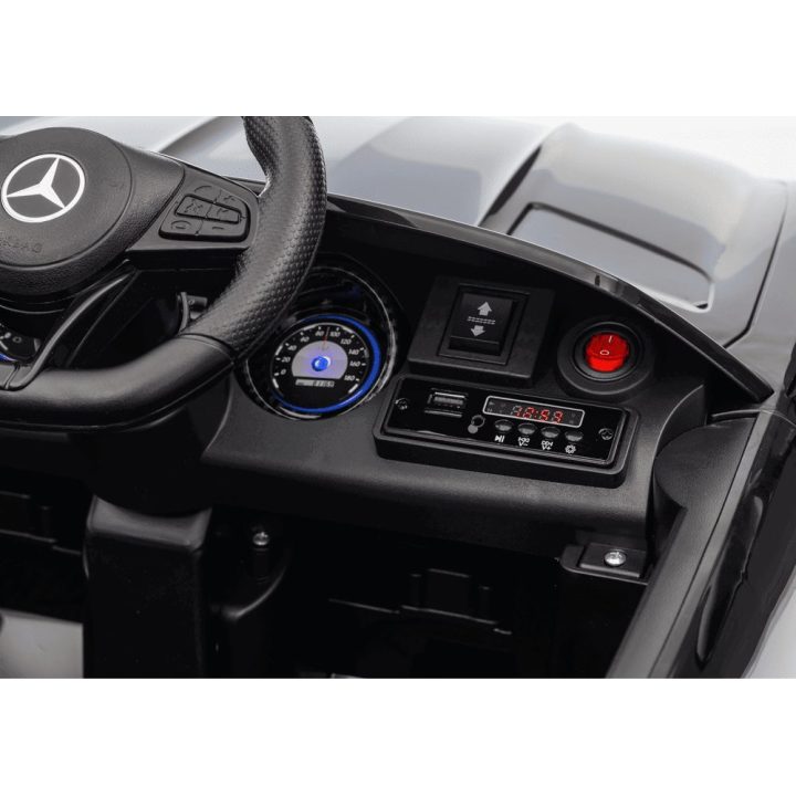 Elektromobilis Mercedes GTR vaikams – pramogai ir saugiam vairavimo džiaugsmui.