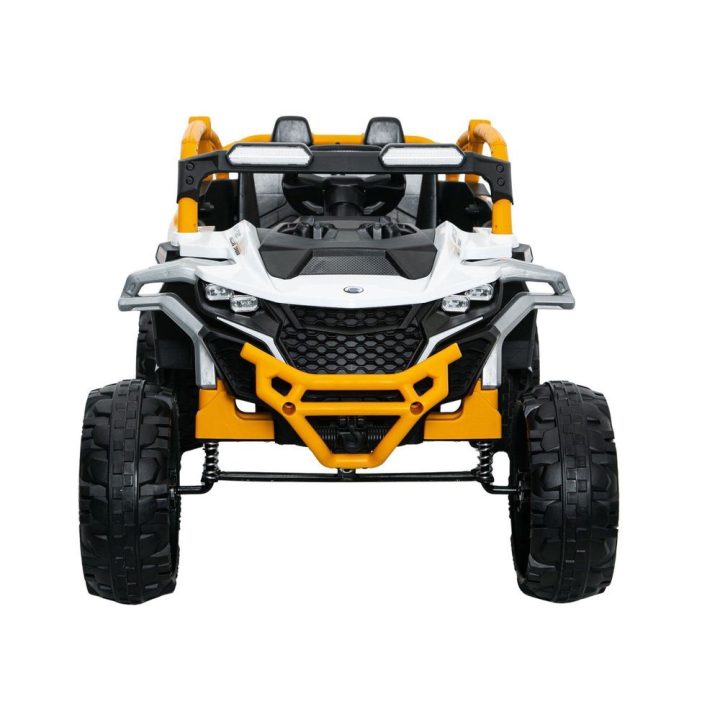 Elektromobilis 4x4 M3 geltonas ir baltas – pramogai ir nuotykiams lauke.