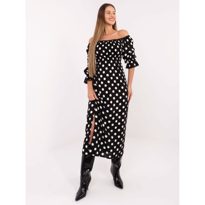 Suknelė juodai balta LK – elegancijai ir kontrastingam įvaizdžiui.