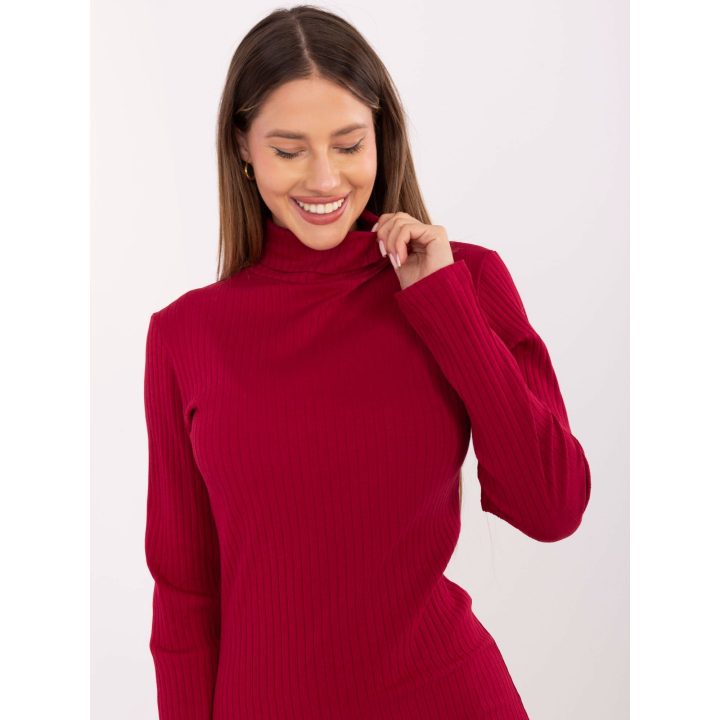 Suknelė bordo Makadamia – elegancijai ir jaukumui vėsesnėmis dienomis.