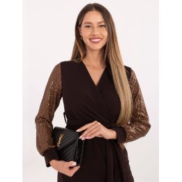 Suknelė tamsiai ruda Makadamia – elegancijai ir šilumai vėsesnėmis dienomis.