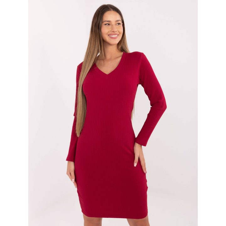 Suknelė bordo Makadamia – elegancijai ir išskirtinumui šaltuoju sezonu.