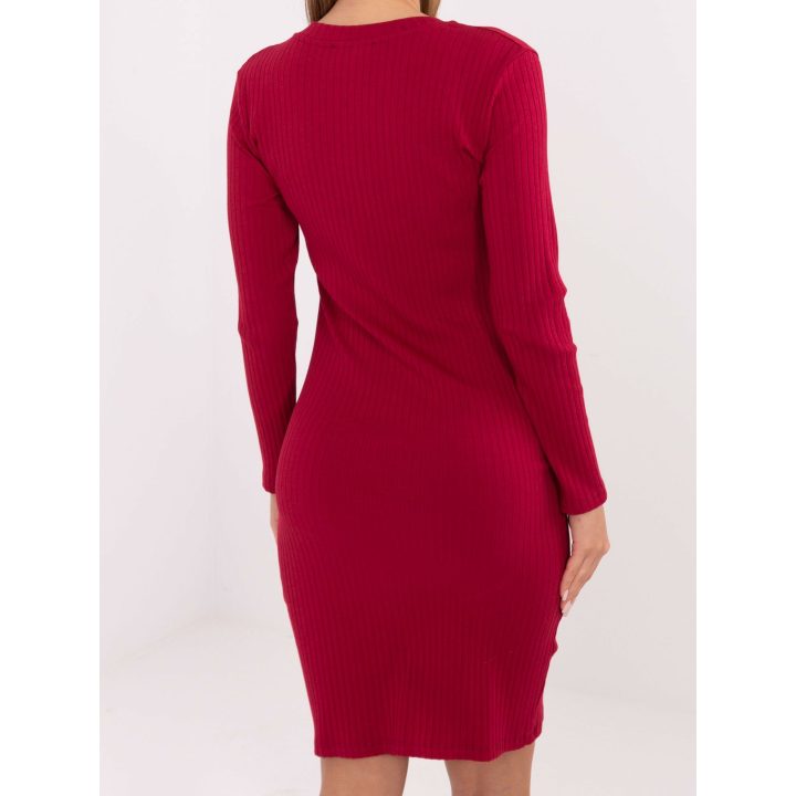 Suknelė bordo Makadamia – elegancijai ir išskirtinumui šaltuoju sezonu.