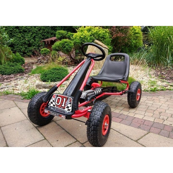 Kartingas A-15 GO KART – pramogai ir greičiui lauke.