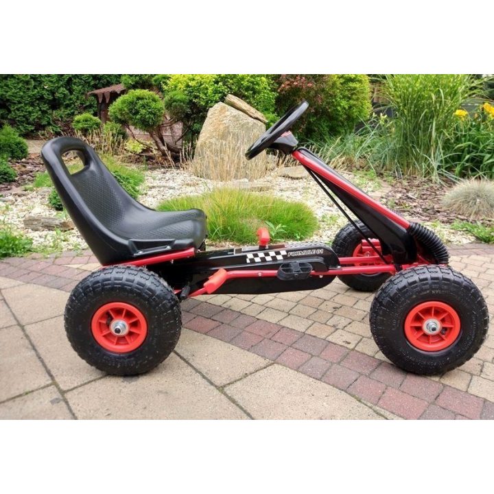Kartingas A-15 GO KART – pramogai ir greičiui lauke.