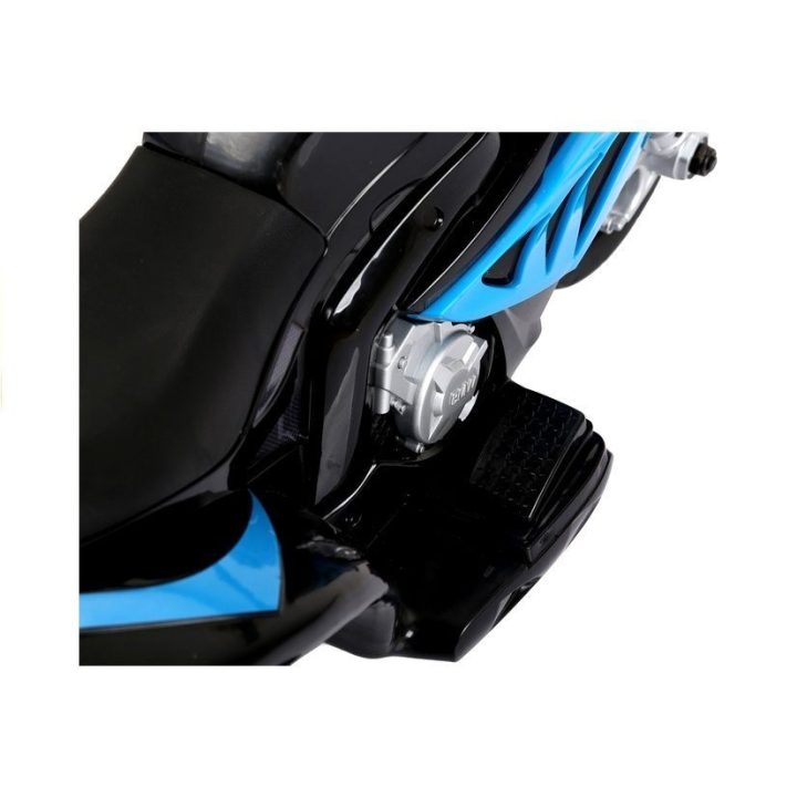 Motociklas BMW S1000RR – greičiui ir adrenalino pojūčiui kelyje.