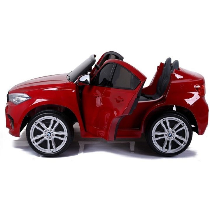 Elektromobilis BMW X6M vaikams – pramogai ir saugiam važiavimui lauke.