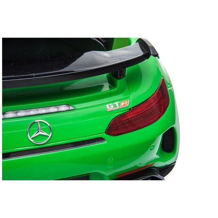 Elektromobilis Mercedes GTR vaikams – pramogai ir saugiam vairavimo pažinimui.